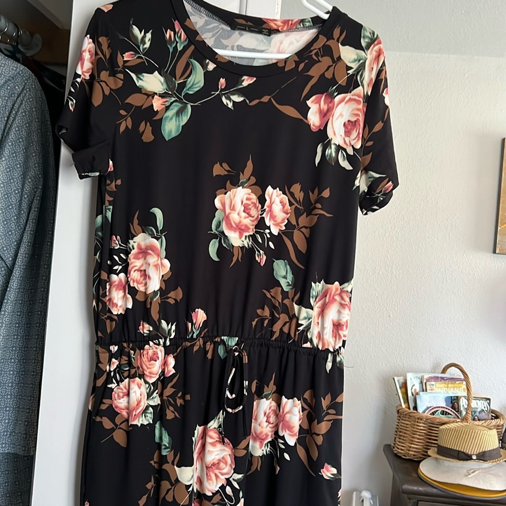 Comfy jersey dress w stretch.
